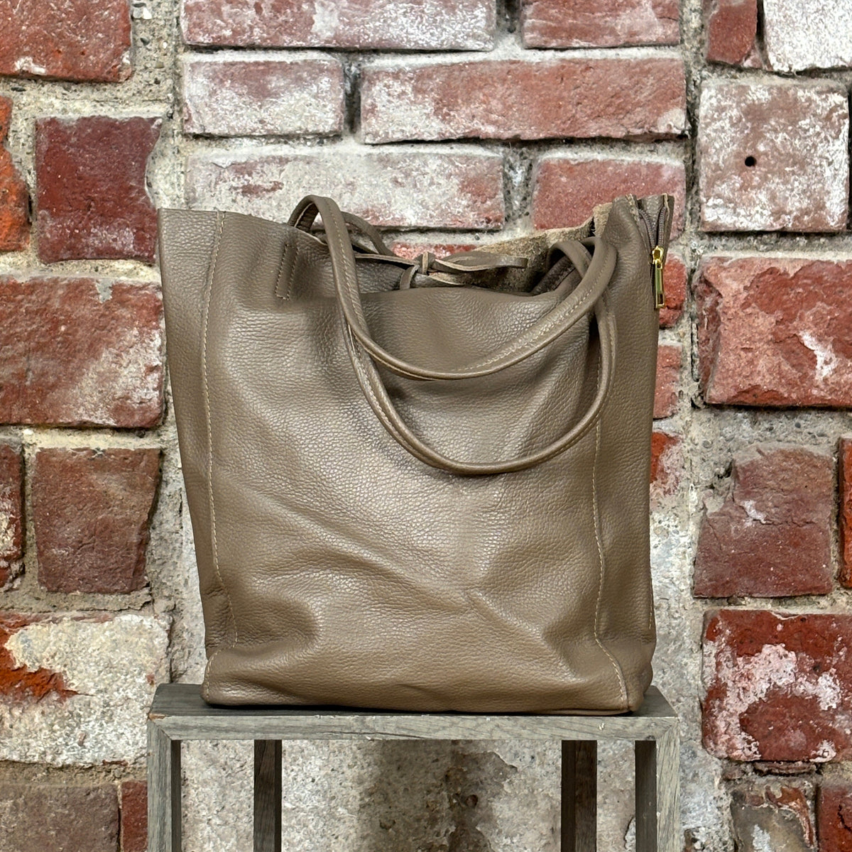 Shopper con zip laterale Fango
