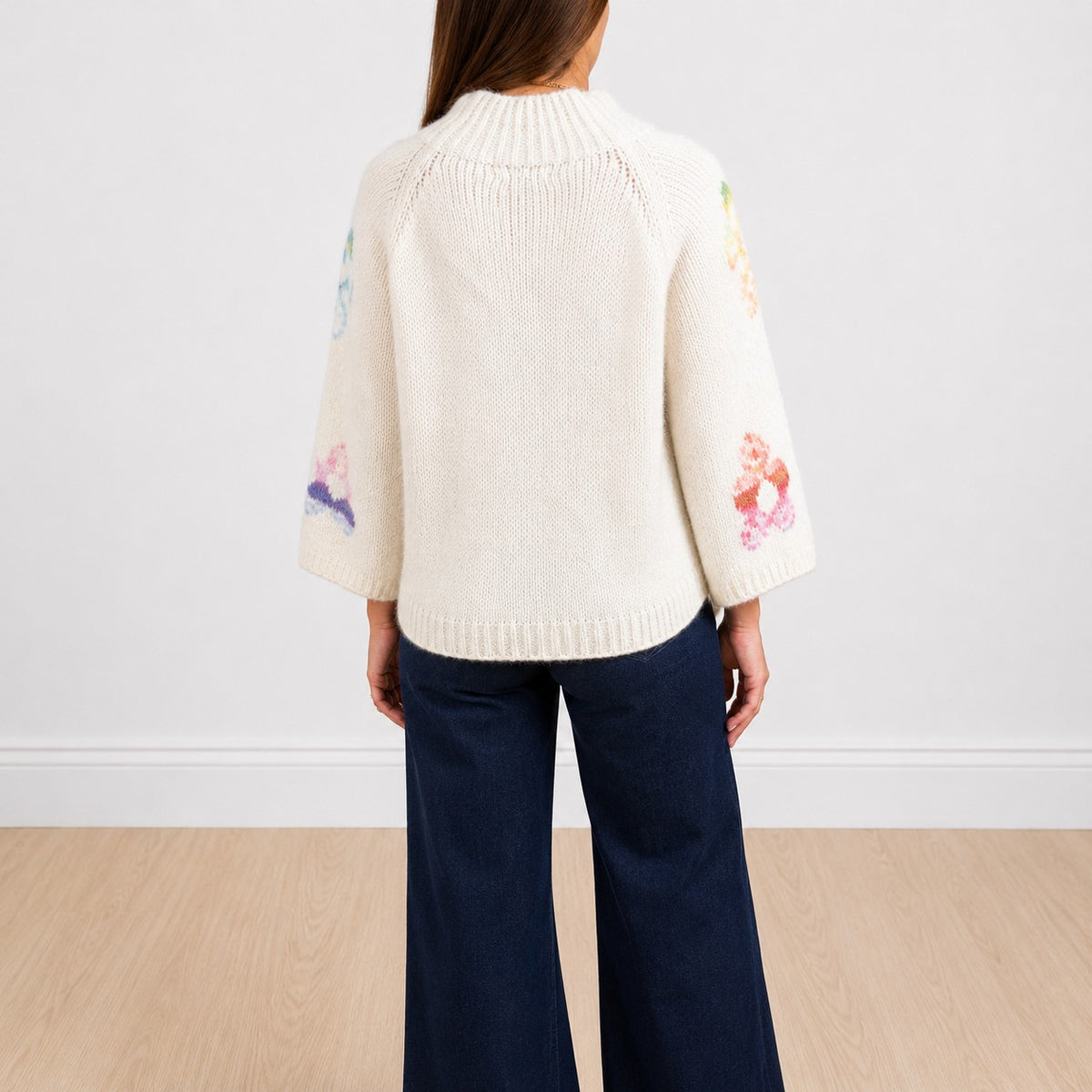 Maglione con fiori manica ampia beige